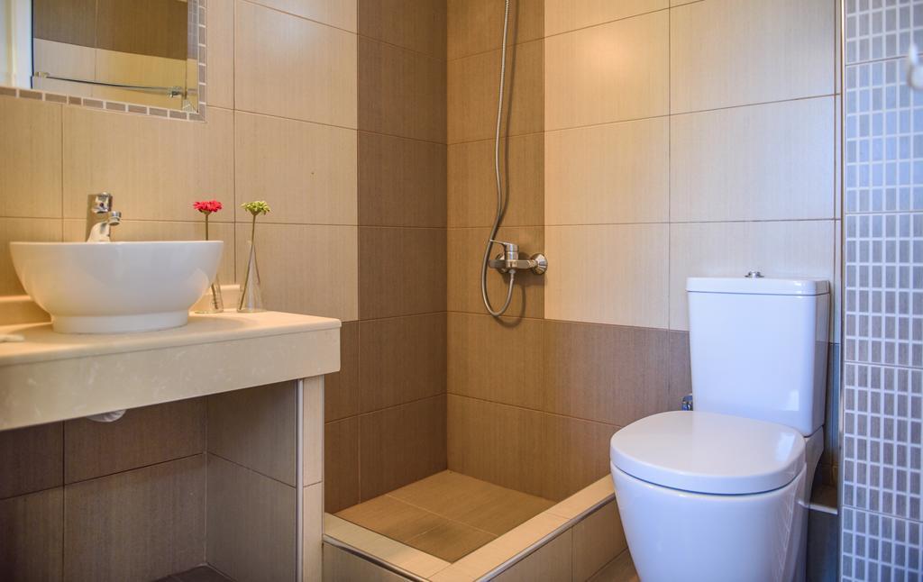 Rodon Garden Apartment ซาร์ตี ภายนอก รูปภาพ