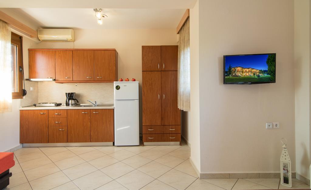 Rodon Garden Apartment ซาร์ตี ภายนอก รูปภาพ